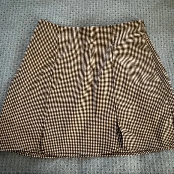 Urban Outfitters High-Waist Tan Houndstooth Mini Skirt-Size Medium - Picture 2 of 7